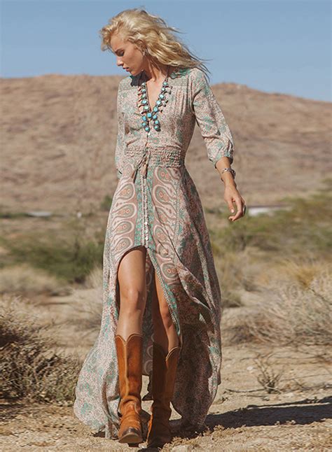 Vintage boho - The bohemian style classic is based on the hippie culture of the 70s. All dresses must be as natural and comfortable as possible. With colors drawn straight from nature and a natural fiber fabric such as cotton, linen or silk. For a successful classic bohemian style, favor colors that recall spring and flowers, such as orange, …